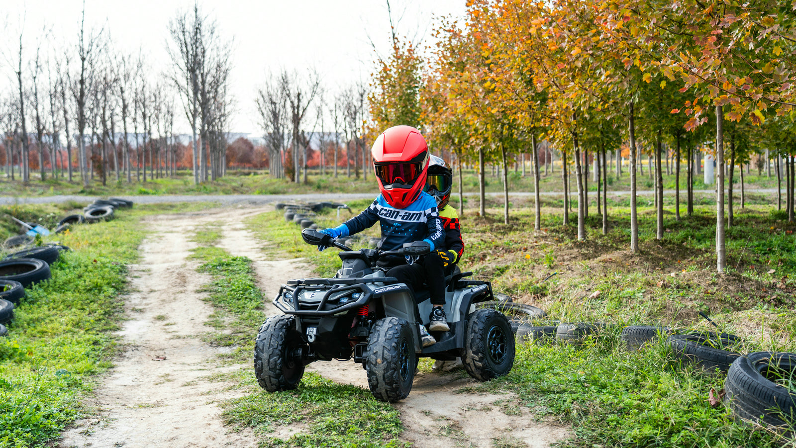Can-Am_ATV_Outlander_24v_4x4_atv_2_seater_offroad_sonicteck_kids_atv_2_seater_atv_ride_on_car_electric_atv_for_kids_sonicteck_toy_cars_canada_atv_ride_on_Electric_kids_quad_ride_on