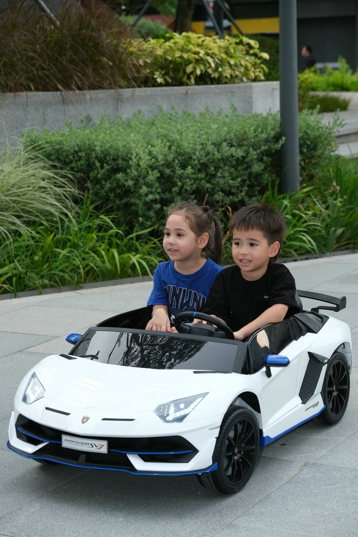 Lamborghini_2_Seater_24V_Ride_On_Car_2_Seater_electric_kids_2_seater_Lamborghini_SonicTeck