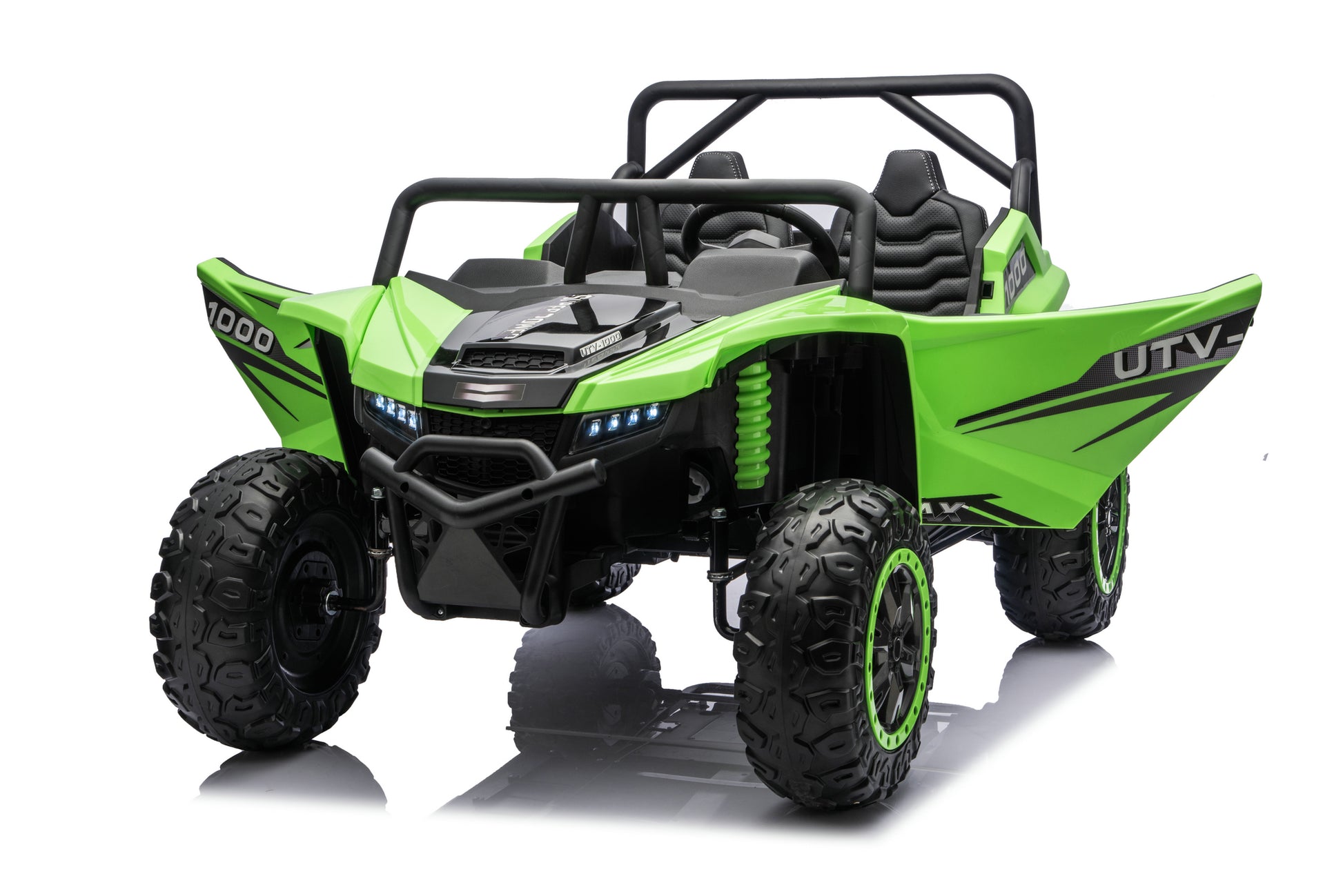 Four-wheel-drive kids electric UTV with 800W power.